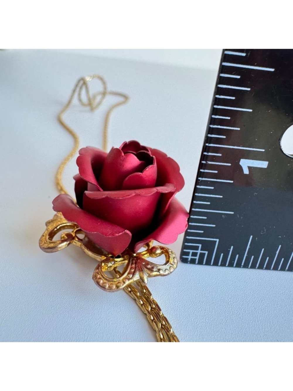 Vintage Red Rose Bolo Tie Lariat Necklace Gold Tone Chain Floral Pendant Jewelry - Picture 14 of 16